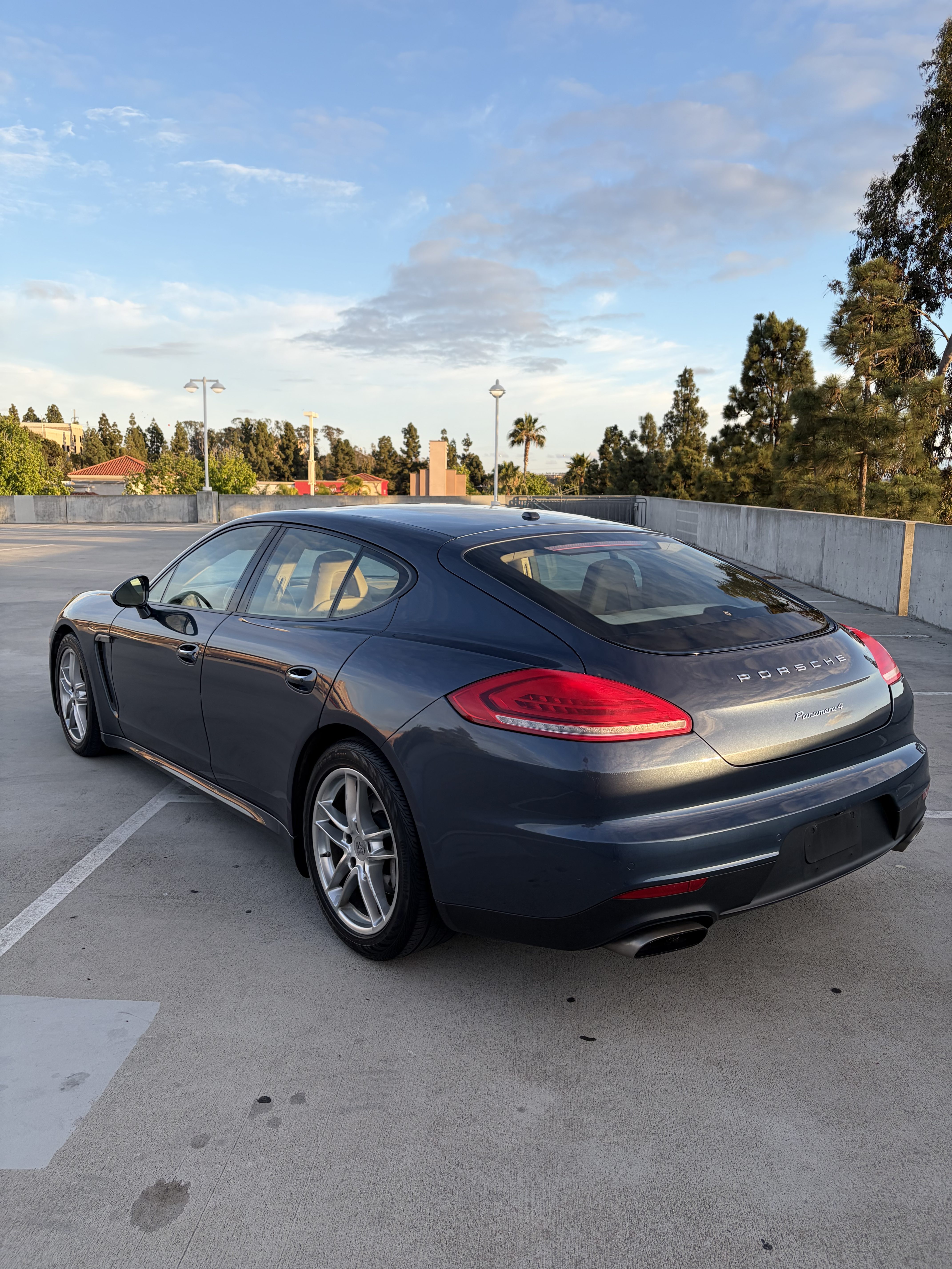 2014 Porsche Panamera 4