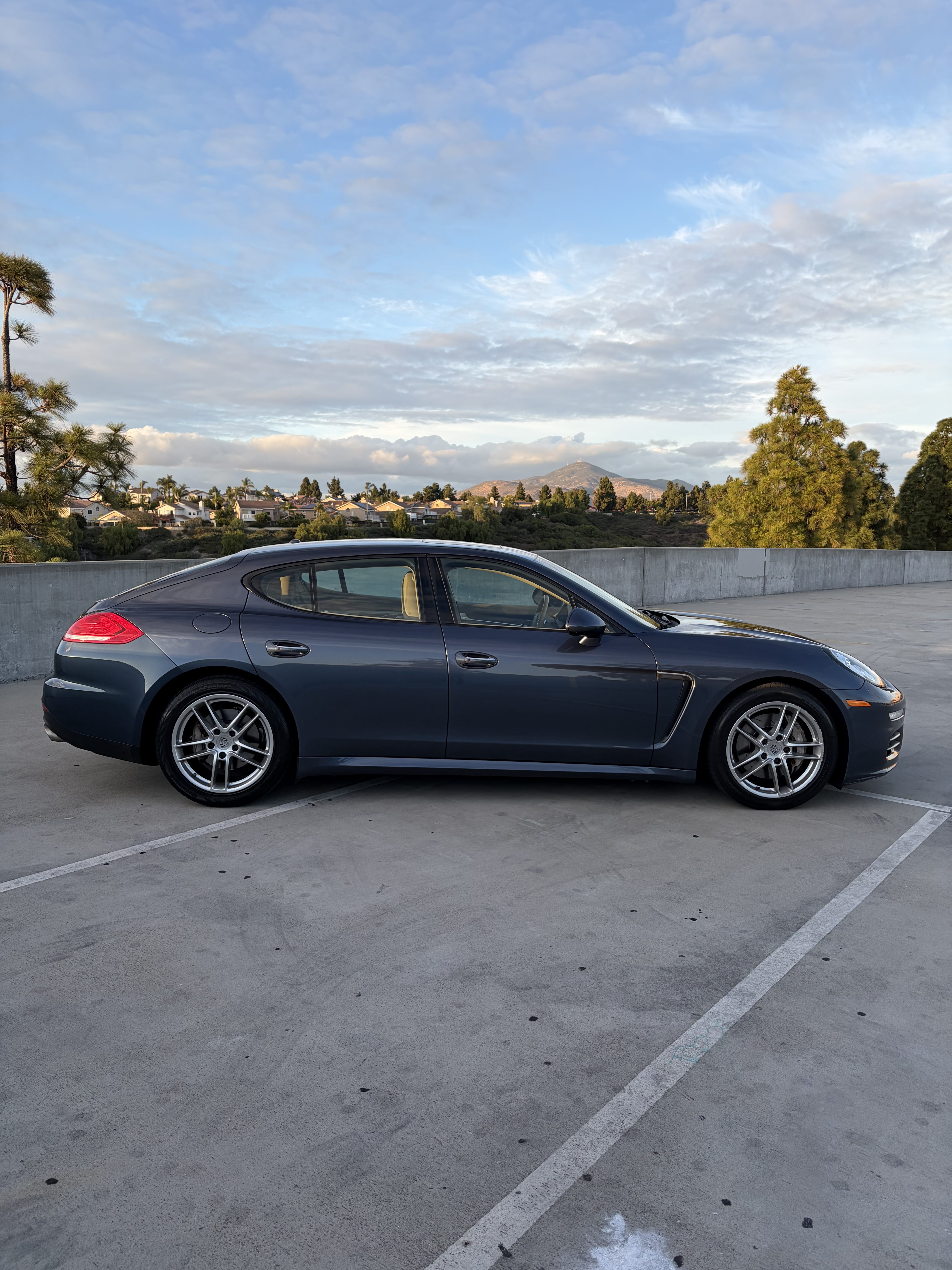 2014 Porsche Panamera 4