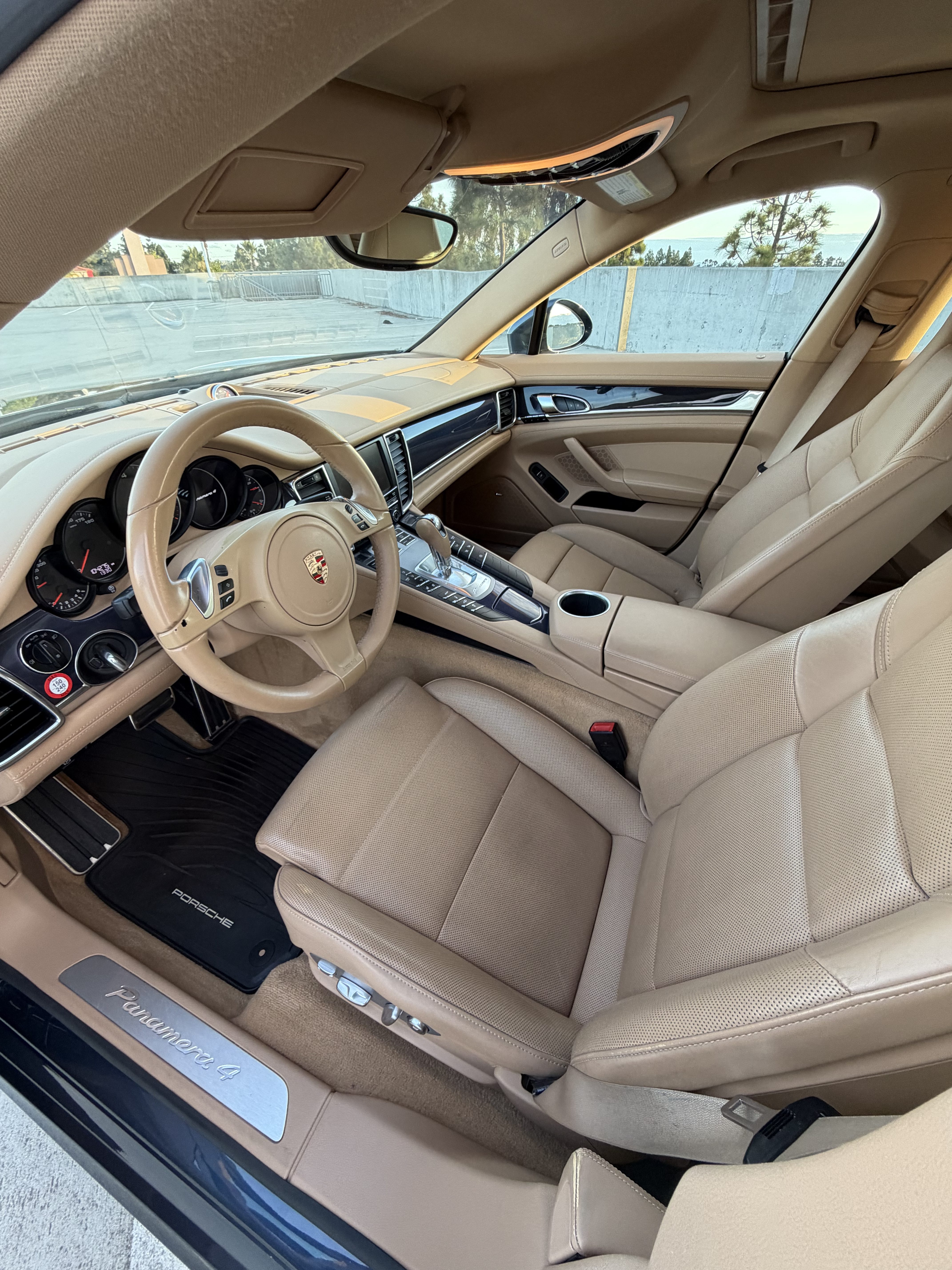 2014 Porsche Panamera 4