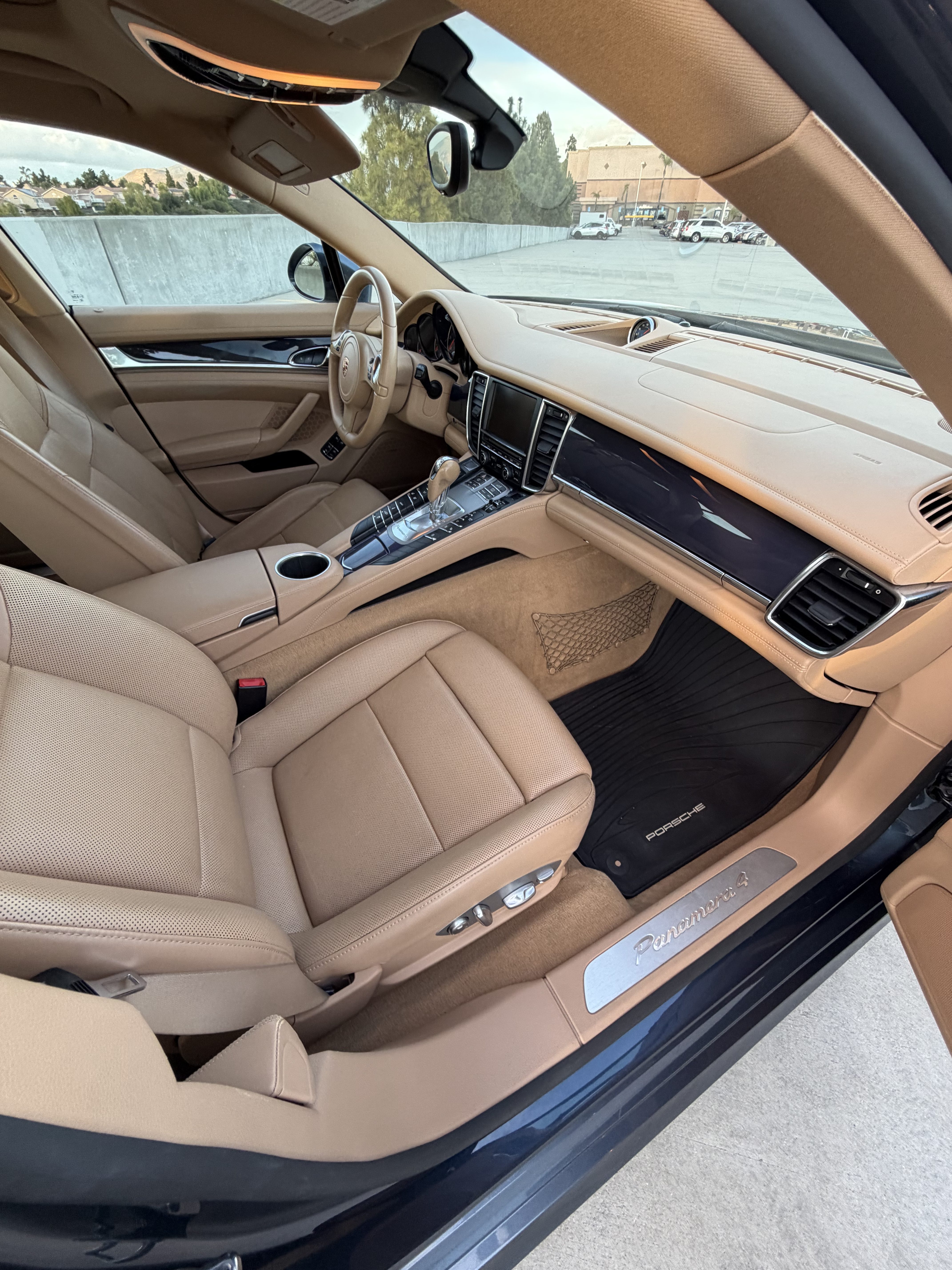 2014 Porsche Panamera 4
